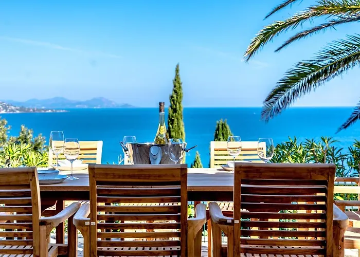 Superbe Villa, Incroyable Vue Mer, Piscine Chauffee, Climatisee * Sainte-Maxime