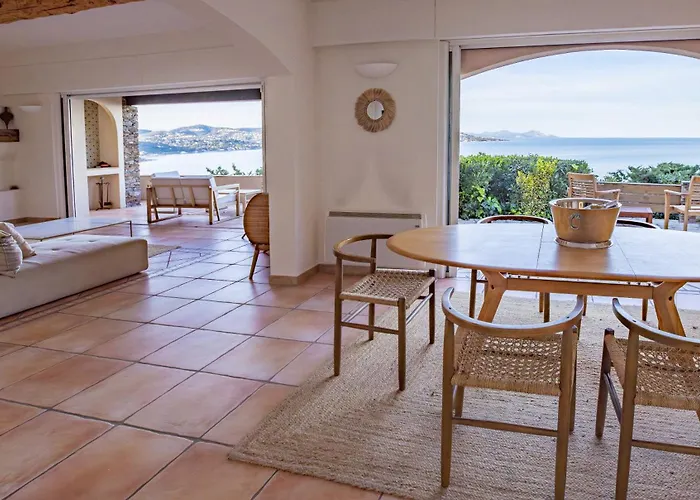 Вілла Superbe Villa, Incroyable Vue Mer, Piscine Chauffee, Climatisee Сент-Максім