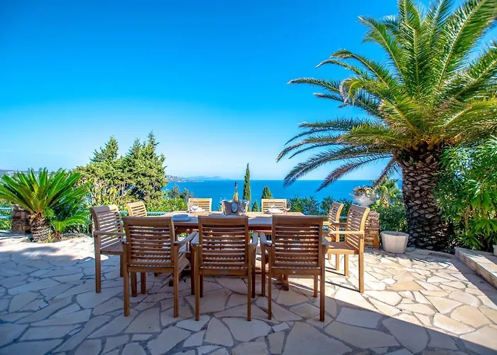 Superbe Villa, Incroyable Vue Mer, Piscine Chauffee, Climatisee Villa Sainte-Maxime